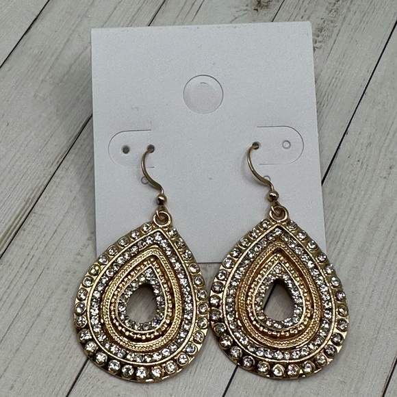 Jewelry - NWT Fancy Goldtone/Silvertone/Crystal Teardrop Dangle Earrings
